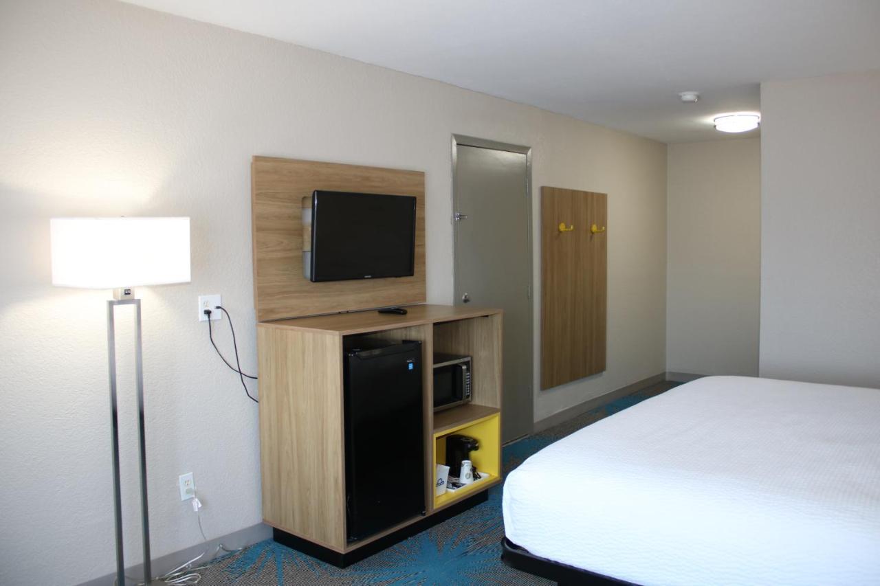 Days Inn By Wyndham Waco University Area エクステリア 写真