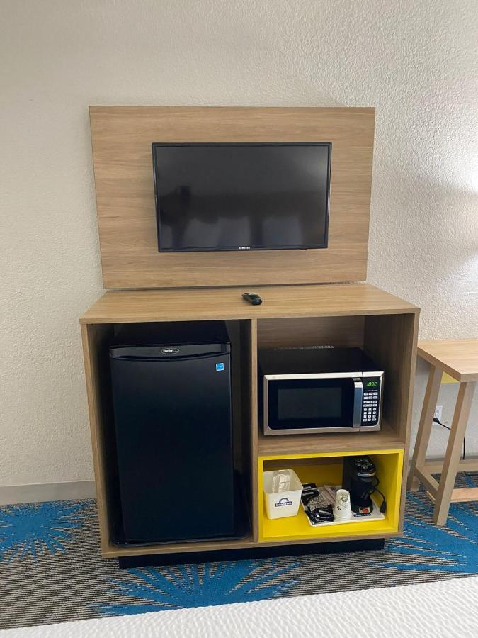 Days Inn By Wyndham Waco University Area エクステリア 写真