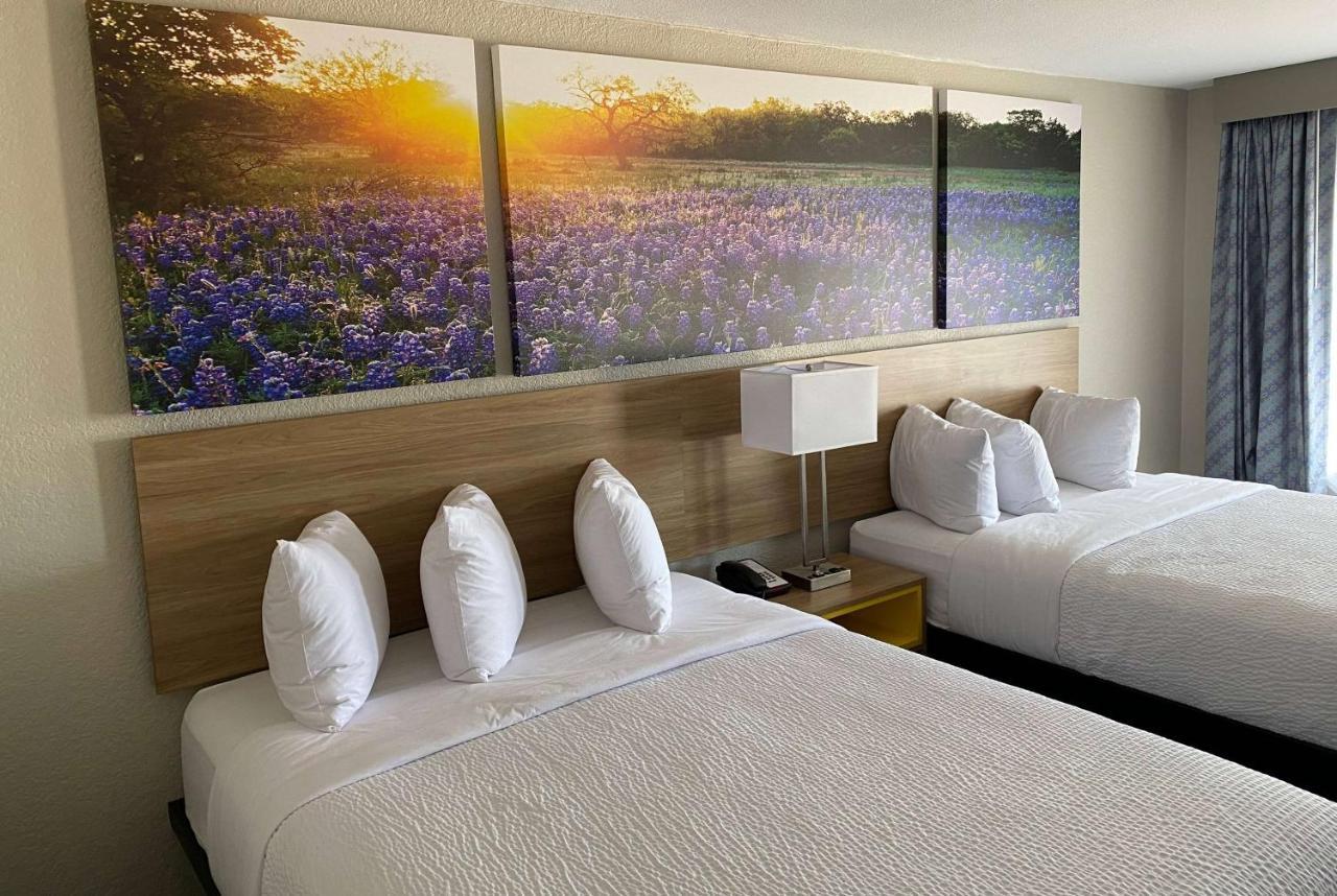 Days Inn By Wyndham Waco University Area エクステリア 写真