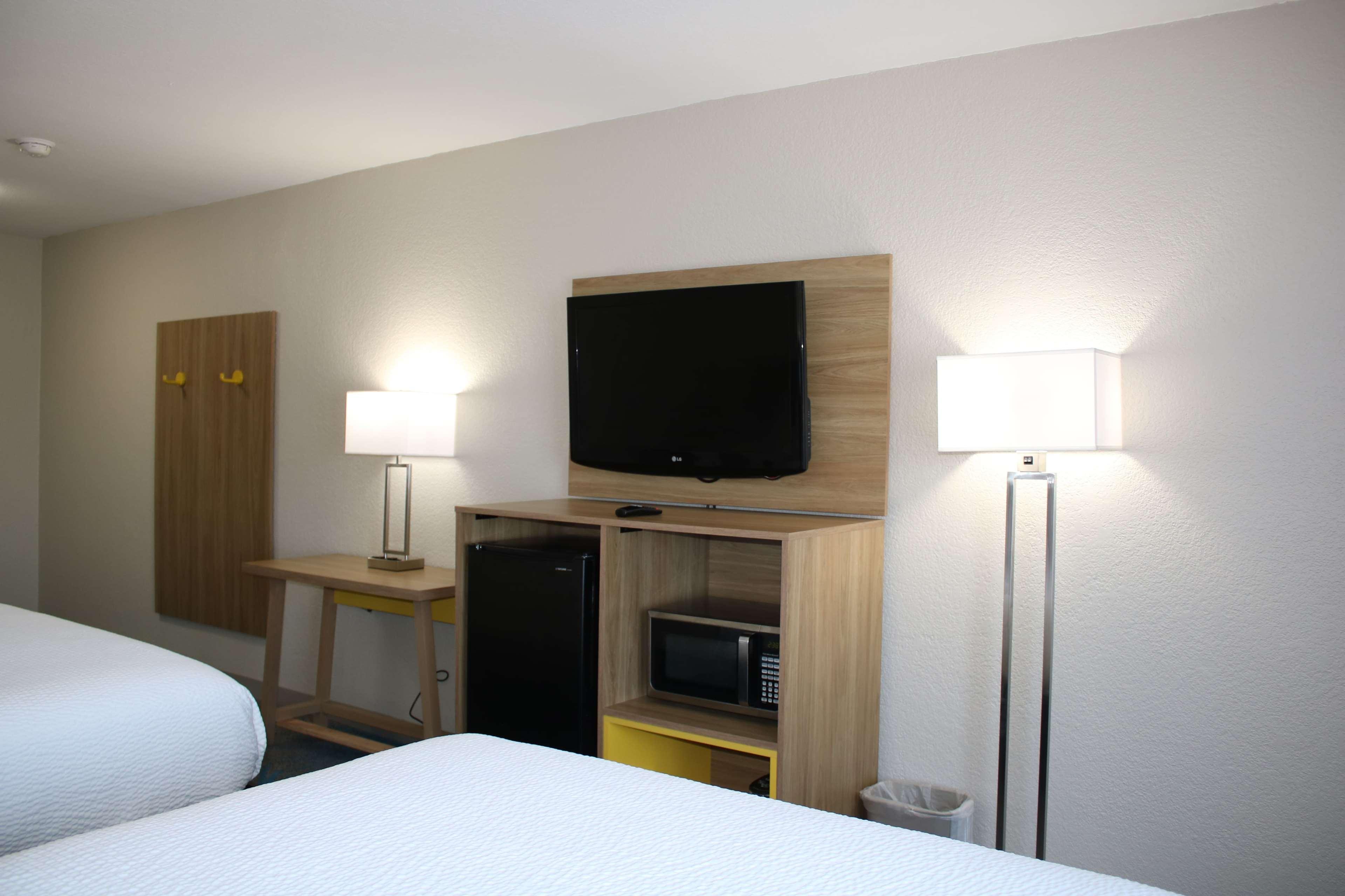 Days Inn By Wyndham Waco University Area エクステリア 写真