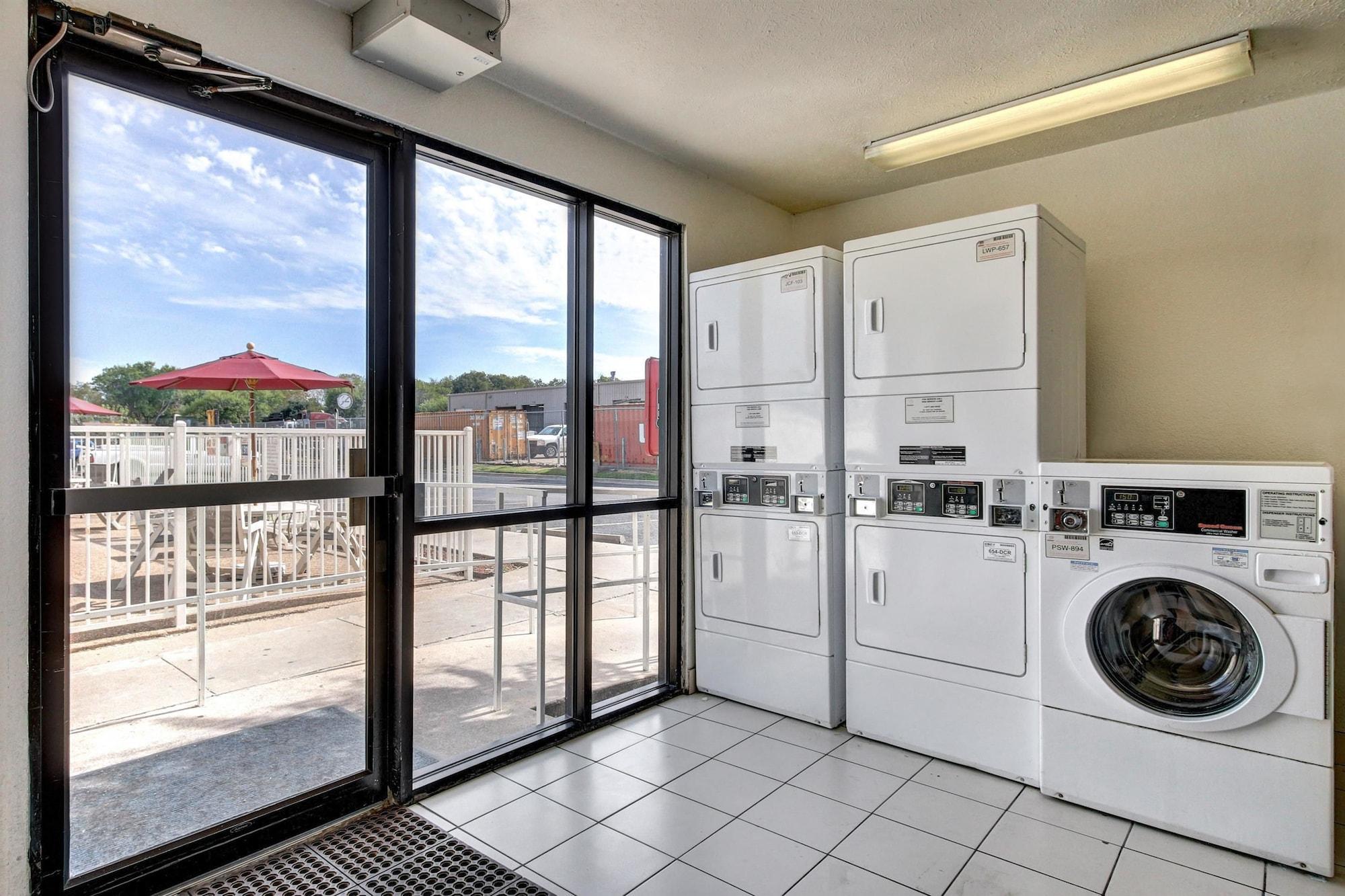 Days Inn By Wyndham Waco University Area エクステリア 写真