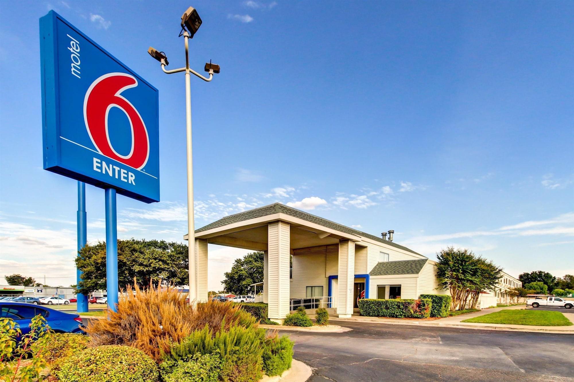 Days Inn By Wyndham Waco University Area エクステリア 写真