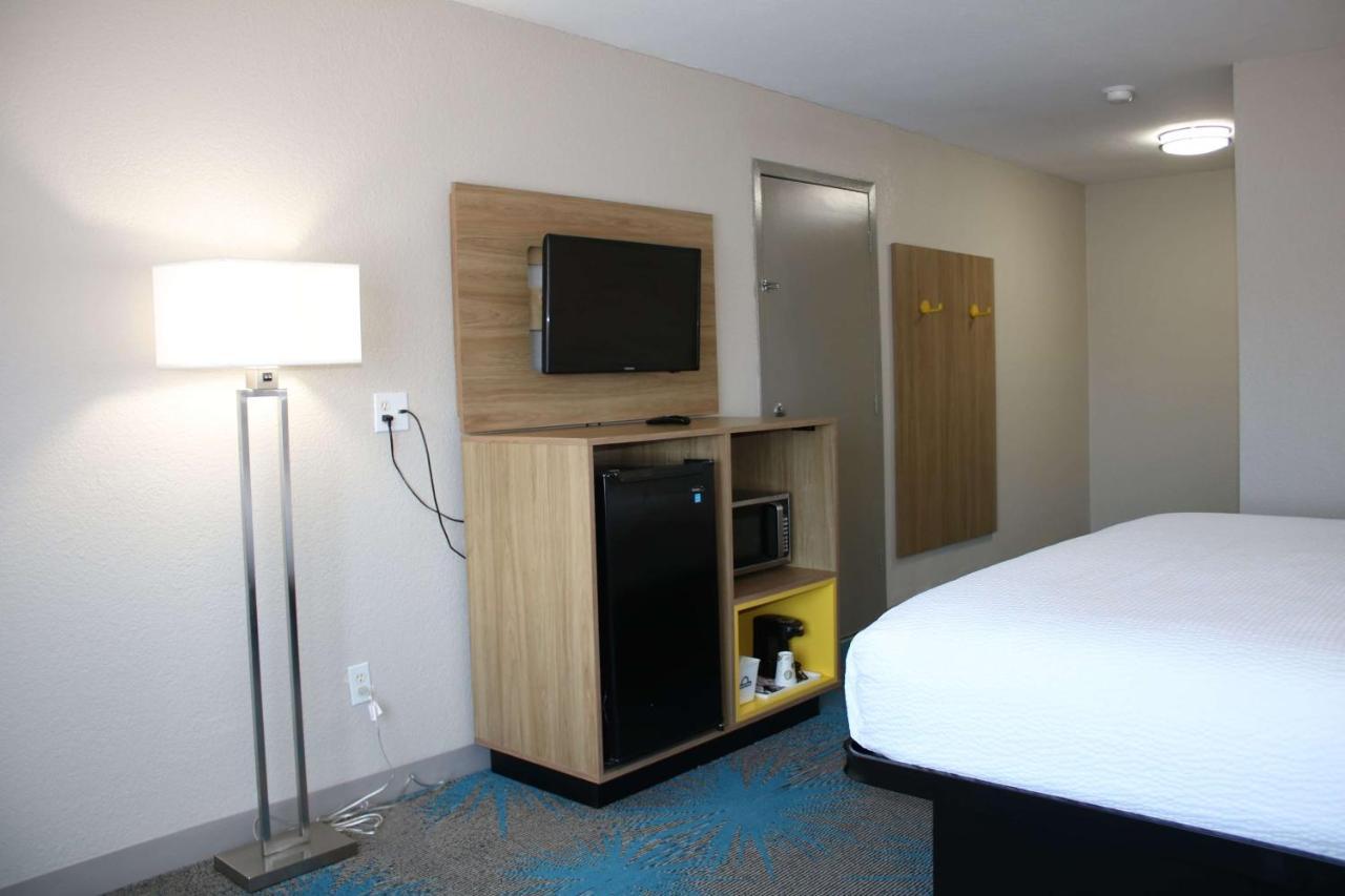 Days Inn By Wyndham Waco University Area エクステリア 写真