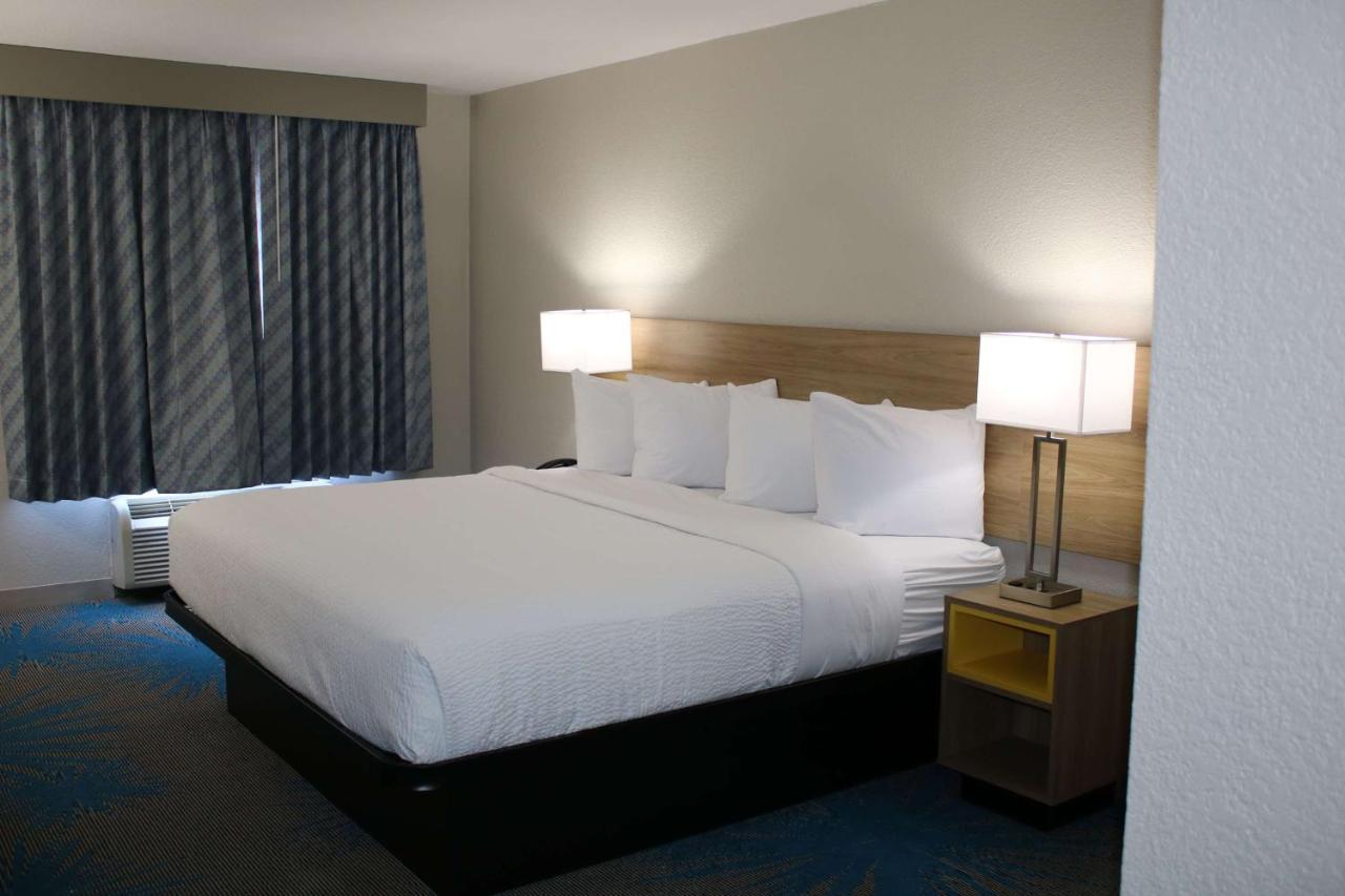 Days Inn By Wyndham Waco University Area エクステリア 写真